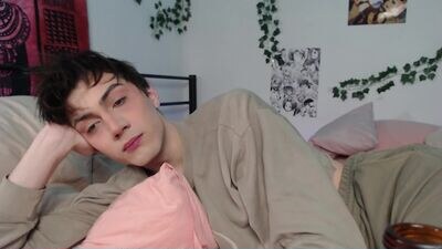 wow_lover public webcam profile photo 2