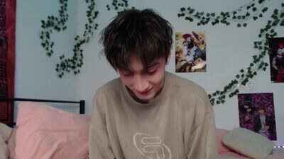 wow_lover public webcam profile photo 4