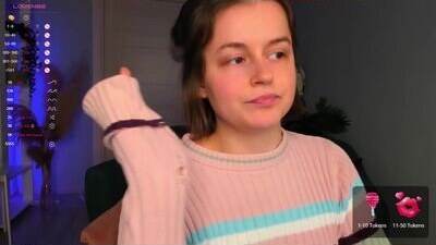 wow_luvng public webcam profile photo 6