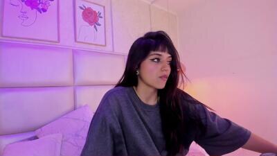 xara_u public webcam profile photo 3