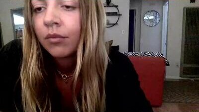 xoviolettt public webcam profile photo 9