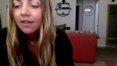 xoviolettt public webcam profile photo 10