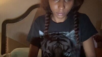 xsneakycouple public webcam profile photo 2