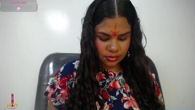 yaazhini457034 public webcam profile photo 3