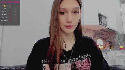 yah_aynek public webcam profile photo 2