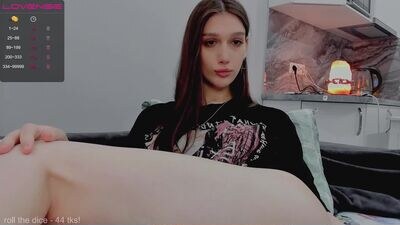 yah_aynek public webcam profile photo 3