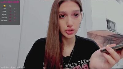 yah_aynek public webcam profile photo 8
