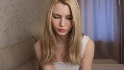 yennaone public webcam profile photo 2
