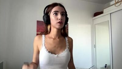 yettahagins public webcam profile photo 2
