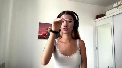 yettahagins public webcam profile photo 3