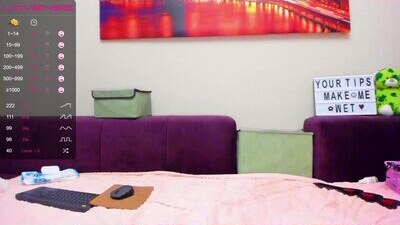 ylia_xxx public webcam profile photo 7