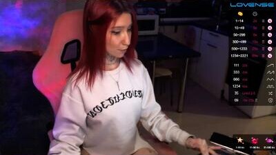 yngmilf_ public webcam profile photo 5