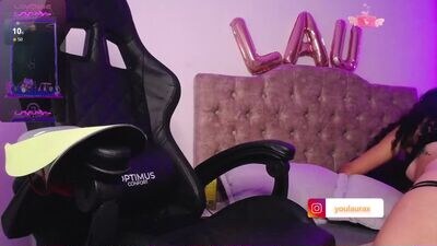 youlaura public webcam profile photo 4