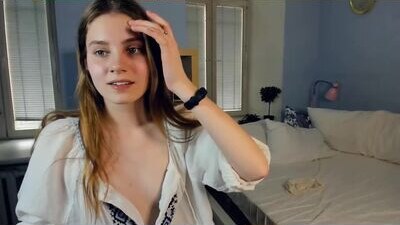 youne_and_beautiful public webcam profile photo 7