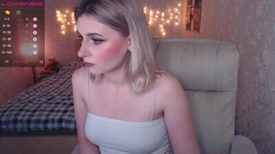 your_freya public webcam profile photo 3