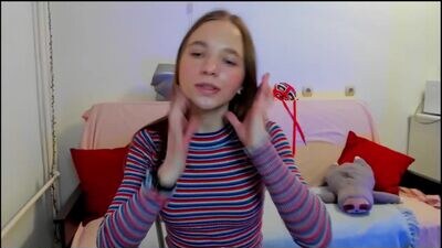 your_leslie public webcam profile photo 3