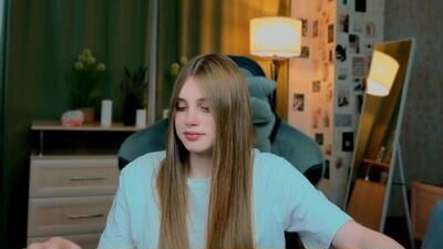 yourbeautyarya public webcam profile photo 2