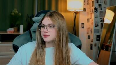 yourbeautyarya public webcam profile photo 4