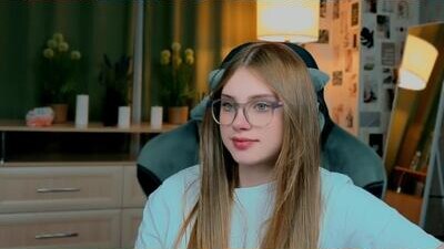 yourbeautyarya public webcam profile photo 6