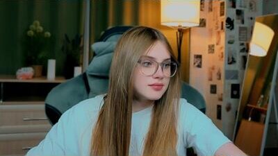 yourbeautyarya public webcam profile photo 7