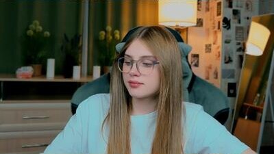 yourbeautyarya public webcam profile photo 8