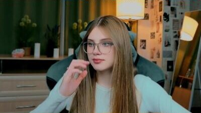 yourbeautyarya public webcam profile photo 10