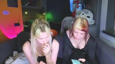 yourcutiegoth public webcam profile photo 5
