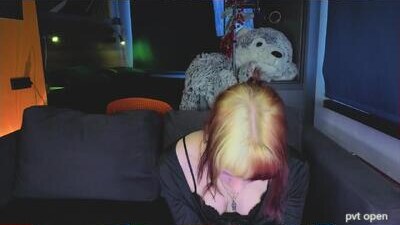 yourcutiegoth public webcam profile photo 10