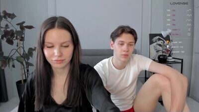 yourher0in public webcam profile photo 4