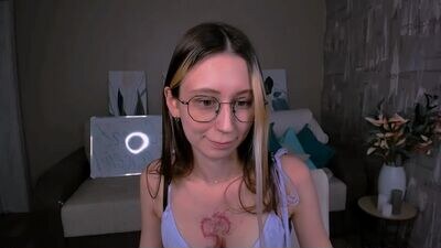 yourlovelystory public webcam profile photo 2