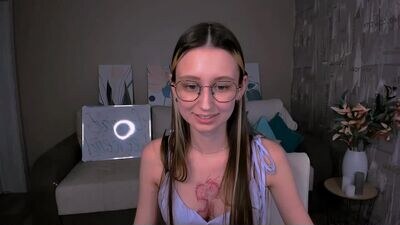 yourlovelystory public webcam profile photo 4