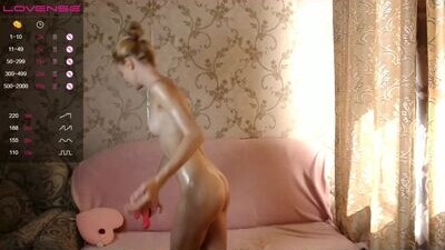 yournaughtyelly public webcam profile photo 8