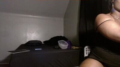 yourr_highness public webcam profile photo 8