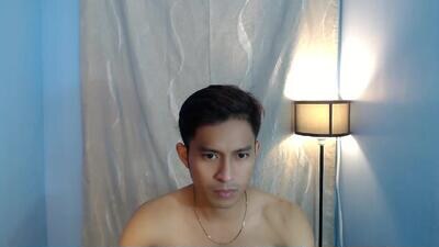 ytleo public webcam profile photo 3