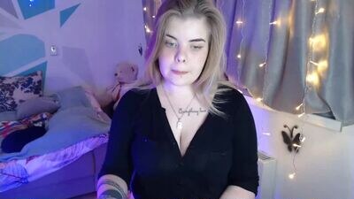 yumm_lolly public webcam profile photo 2