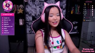 yummy_maya public webcam profile photo 3