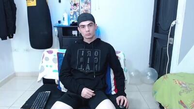 zac_efront public webcam profile photo 4