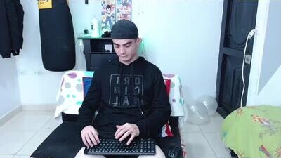 zac_efront public webcam profile photo 5