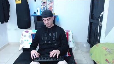 zac_efront public webcam profile photo 10
