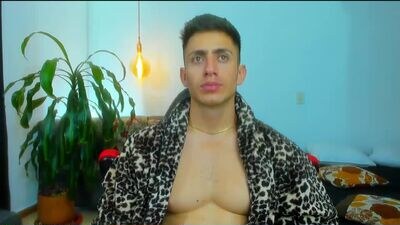 zachpri20 public webcam profile photo 2
