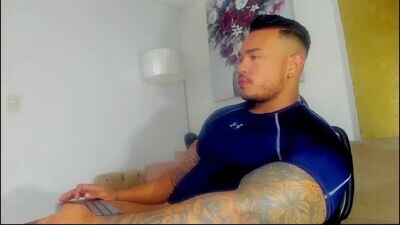 zeus_strong93 public webcam profile photo 2