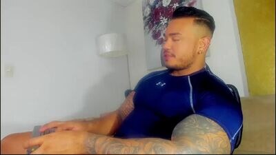 zeus_strong93 public webcam profile photo 3