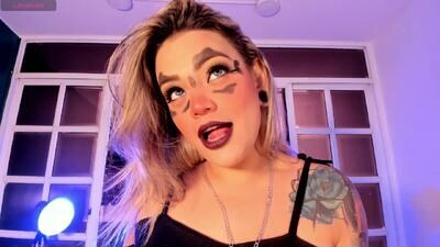 zihaadams_ public webcam profile photo 4