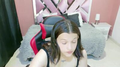 zoe_green01