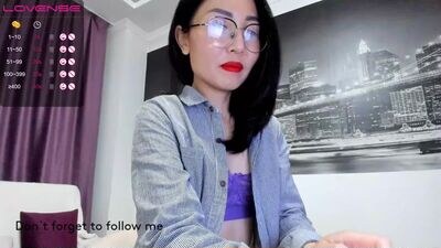 zoe_klark public webcam profile photo 2