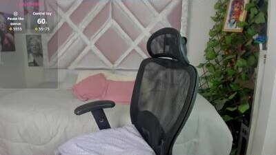 zoee_669 public webcam profile photo 8