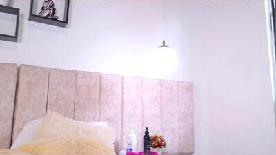 zoehot11 public webcam profile photo 9