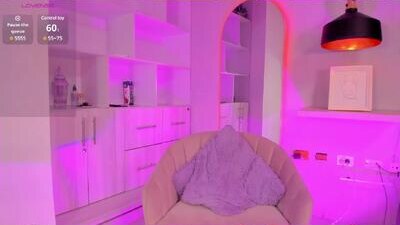 zoewhitte public webcam profile photo 8