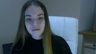 zoey_deuttch public webcam profile photo 2