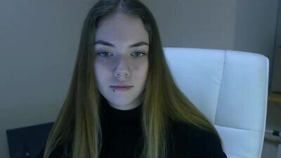 zoey_deuttch public webcam profile photo 5